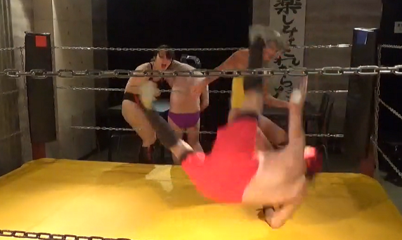 �n�����q�v�����X�ƃ^�b�O�Ŕs�k����j�B16