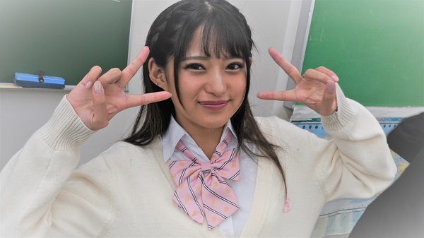 渚みつき 制服姿でミックスファイト挑戦