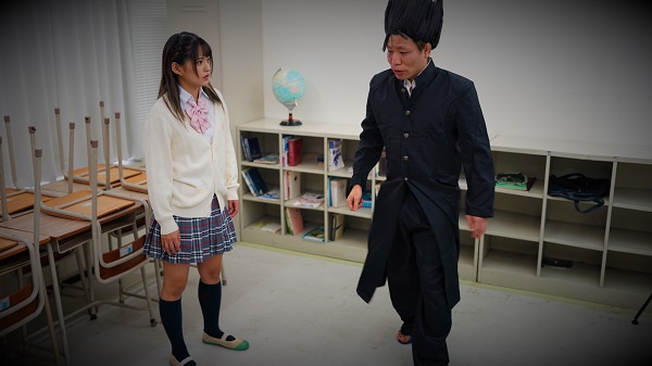 学校1の美女渚みつき