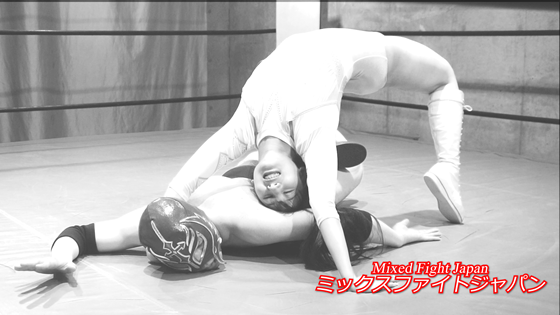 宇流木さららが男に敗れ敗北プロレス4