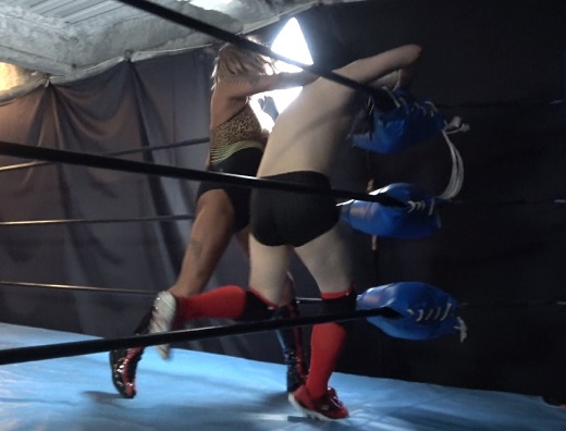 �R�[�i�[�ł̍U�h